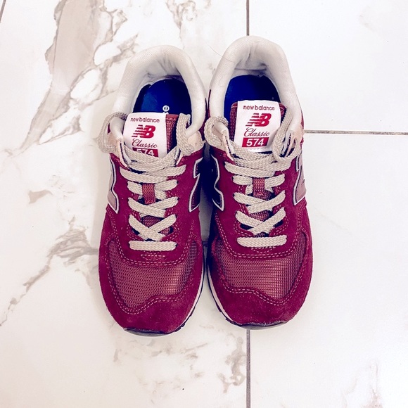 SOLD 💫 New Balance 574 Core
Burgundy - Picture 2 of 5